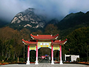 煙雨下游黃山，看別樣景色，南京大展團(tuán)建圓滿(mǎn)結(jié)束